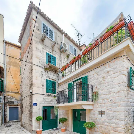 & Dujam 4* Split