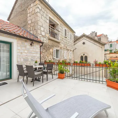 Pensjonat & Dujam Split